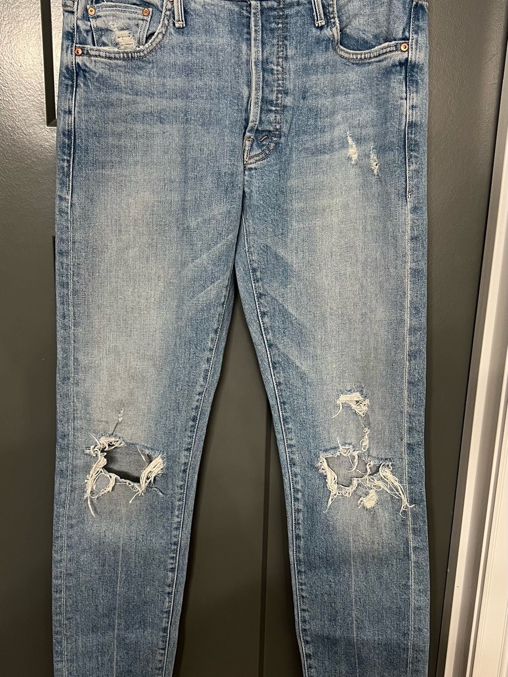 MOTHER Superior Light Wash Blue distressed Denim Jeans size 26 inseam 28.5”